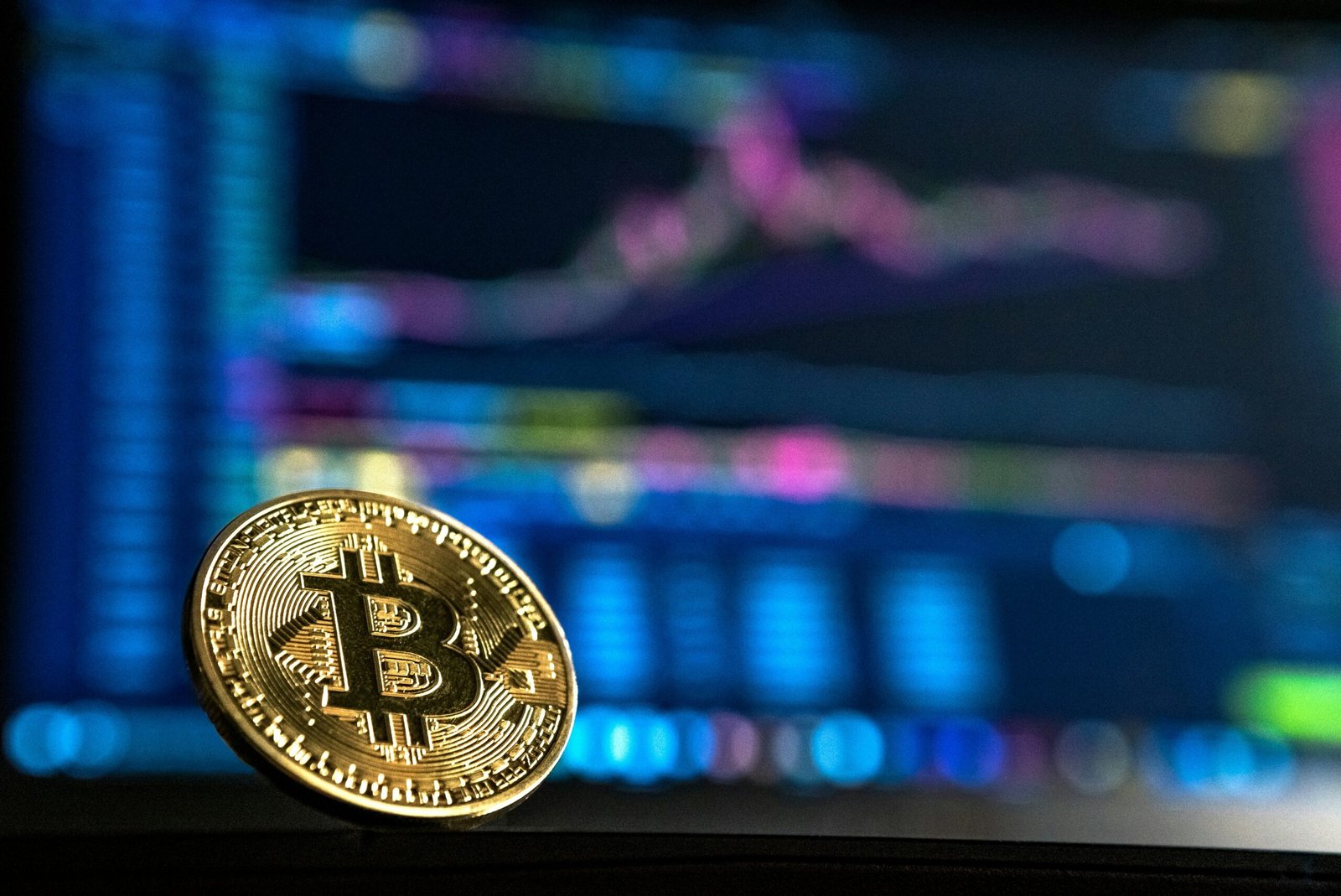 Navigating the Crypto-Coaster: Understanding the Risks and Rewards of Bitcoin Investment